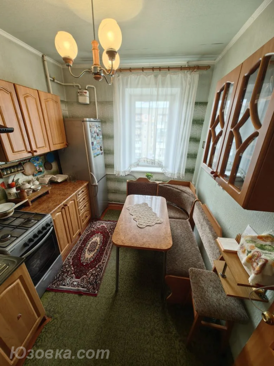 4-комн. квартира, 83 м², вторичка, 8/9 эт., Макеевка