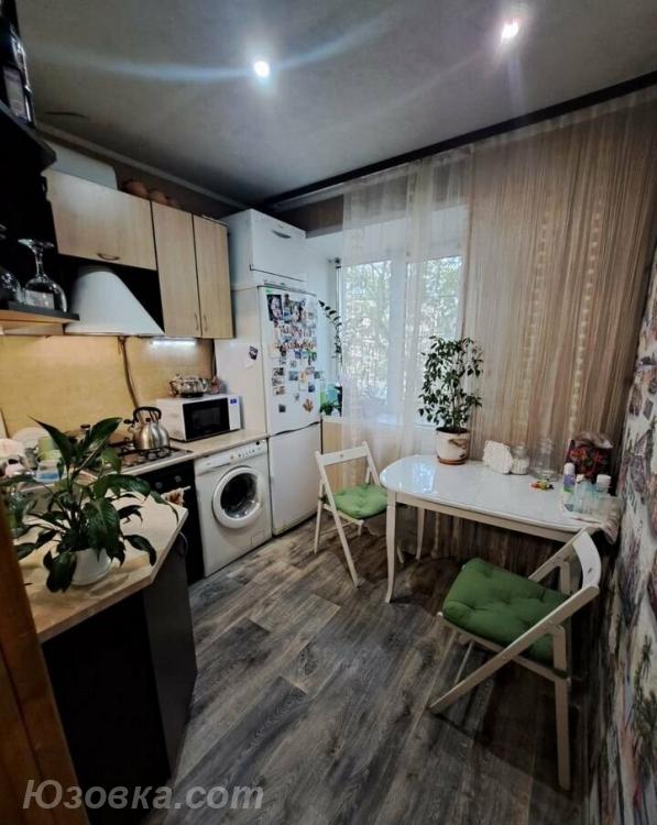 2-комн. квартира, 42м², с мебелью, 3/9 эт., ДОНЕЦК