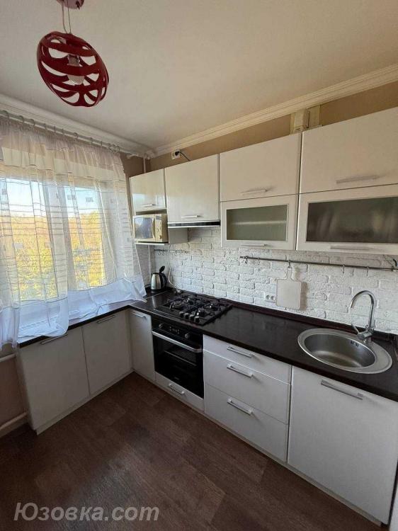 2-комн. квартира, 38м², с мебелью, 2/9 эт., ДОНЕЦК