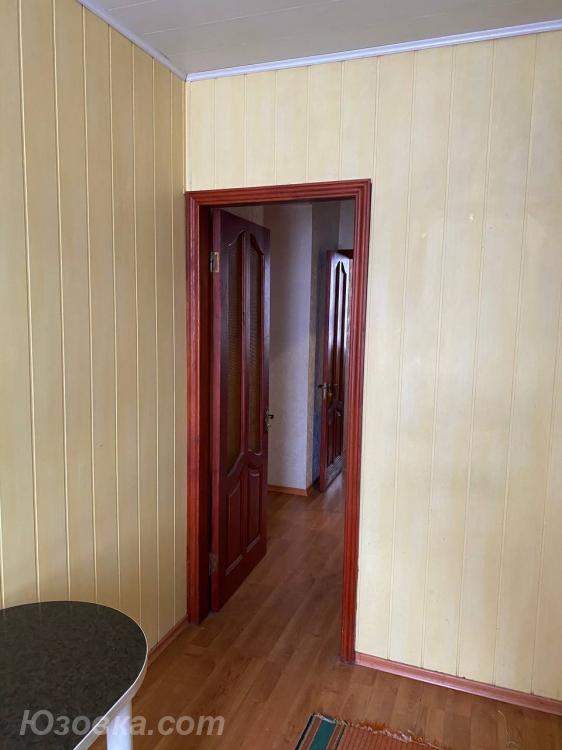 3-комн. квартира, 60м², мебель частично, 1/3 эт., ДОНЕЦК