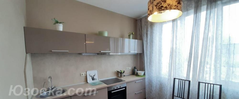2-комн. квартира, 80м², с мебелью, 4/5 эт., ДОНЕЦК