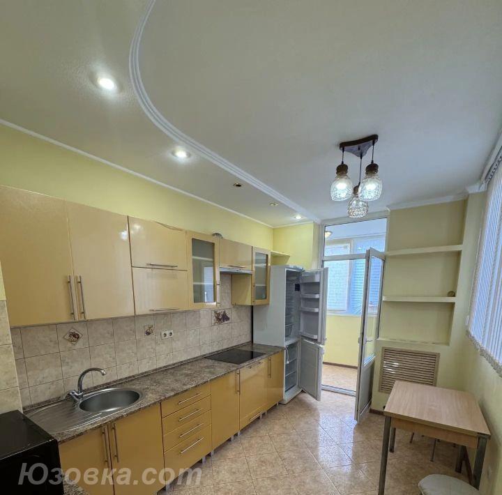 2-комн. квартира, 70м², с мебелью, 4/5 эт., ДОНЕЦК