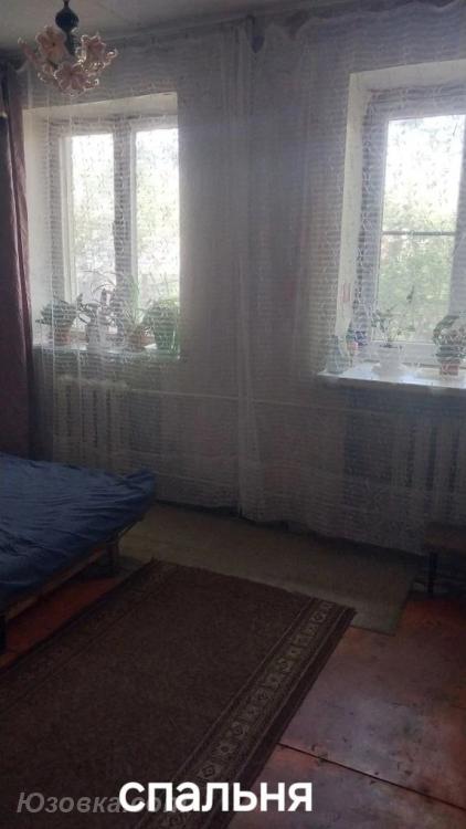 3-комн. квартира, 56 м², вторичка, 1/2 эт., ДОНЕЦК