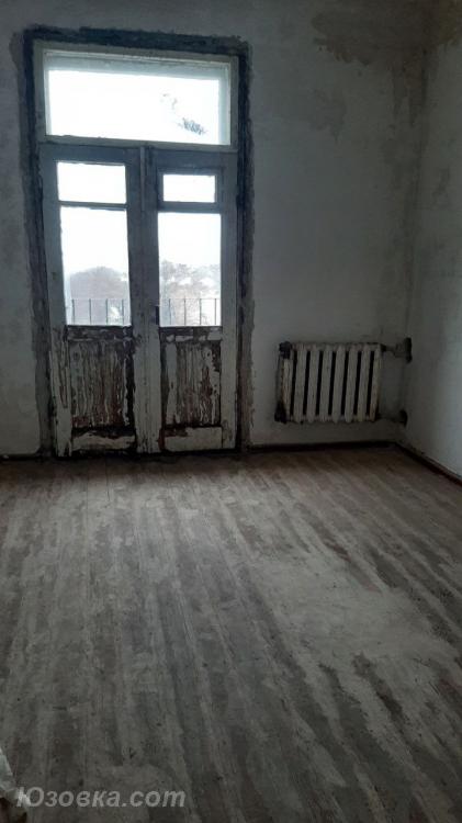 2-комн. квартира, 49 м², вторичка, 4/4 эт., Зугрэс