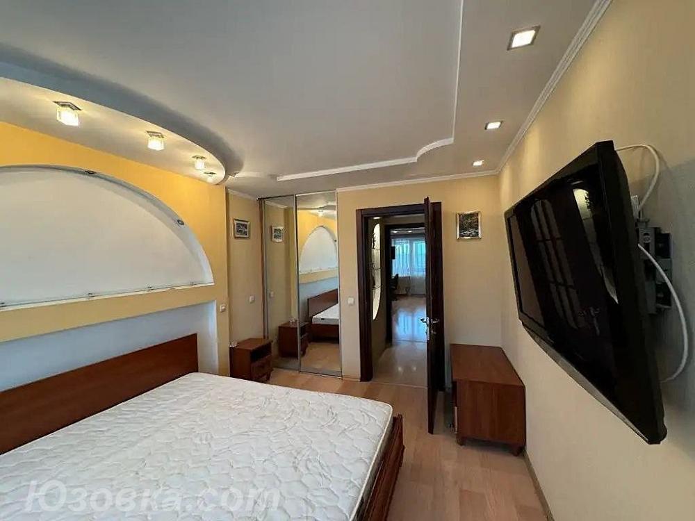 3-комн. квартира, 70м², с мебелью, 2/9 эт., ДОНЕЦК