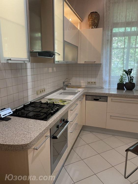 3-комн. квартира, 75м², с мебелью, 4/9 эт., ДОНЕЦК