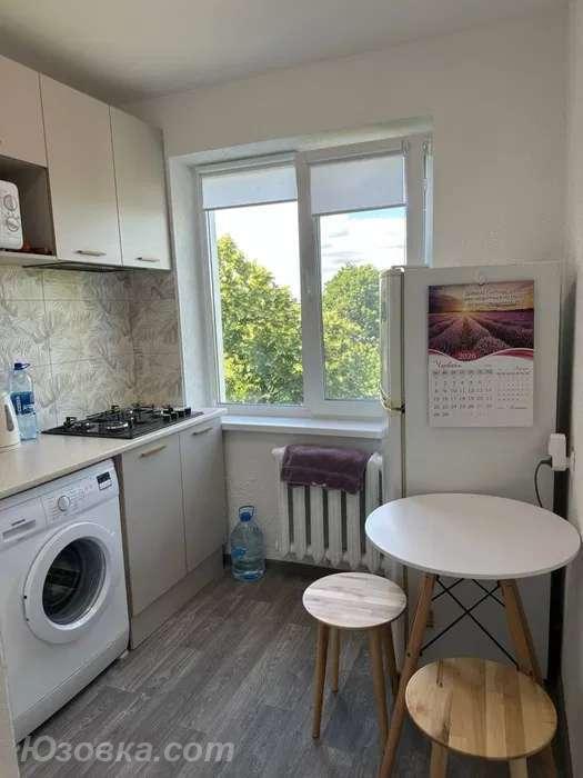 2-комн. квартира, 46м², с мебелью, 3/9 эт., ДОНЕЦК