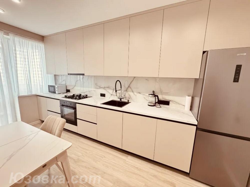 2-комн. квартира, 54м², с мебелью, 5/15 эт., ДОНЕЦК