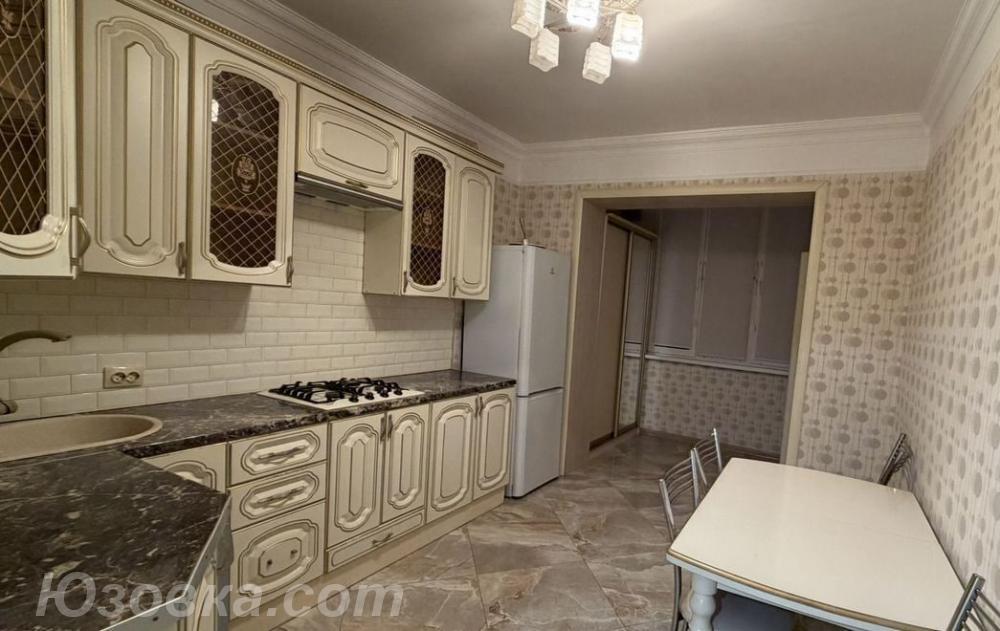 3-комн. квартира, 85м², с мебелью, 3/9 эт., ДОНЕЦК