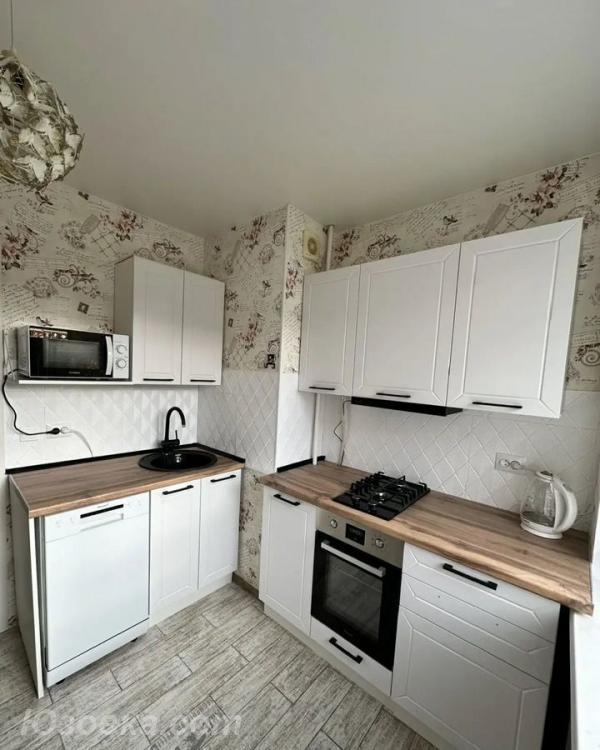 1-комн. квартира, 34м², с мебелью, 4/5 эт., ДОНЕЦК