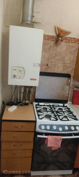 3-комн. квартира, 70м², с мебелью, 3/3 эт., ДОНЕЦК