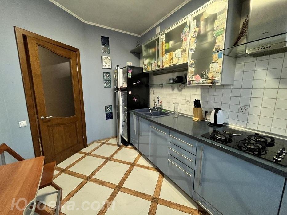 3-комн. квартира, 74м², с мебелью, 6/9 эт., ДОНЕЦК