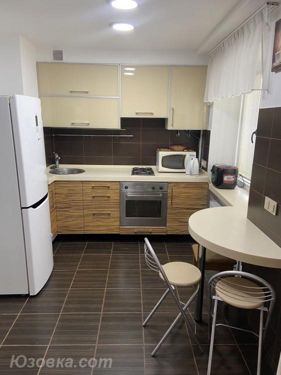2-комн. квартира, 46м², с мебелью, 3/9 эт., ДОНЕЦК