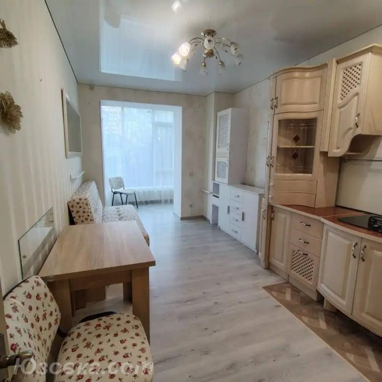 2-комн. квартира, 75м², с мебелью, 3/17 эт., ДОНЕЦК
