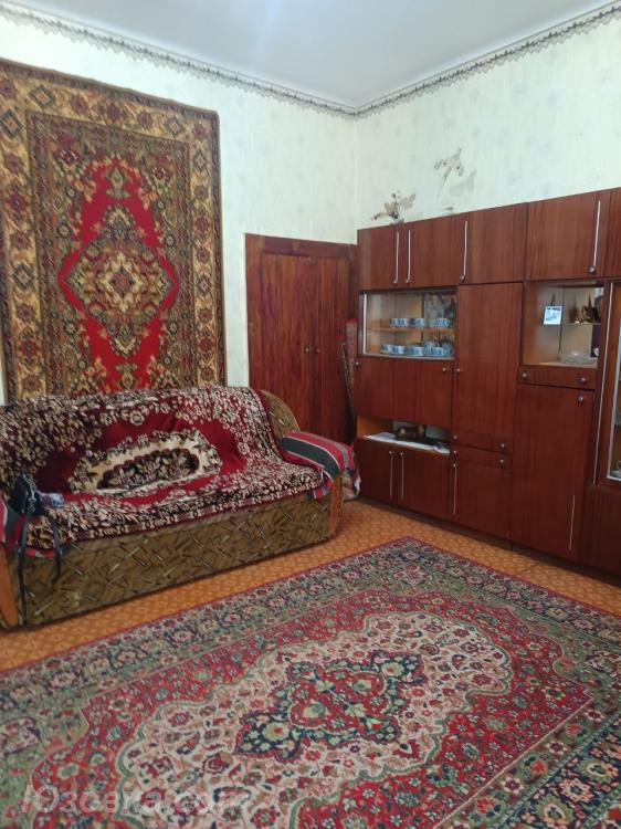 2-комн. квартира, 52 м², вторичка, 1/3 эт., Зугрэс