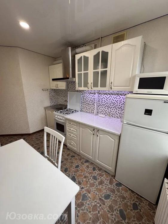 2-комн. квартира, 49м², с мебелью, 2/5 эт.