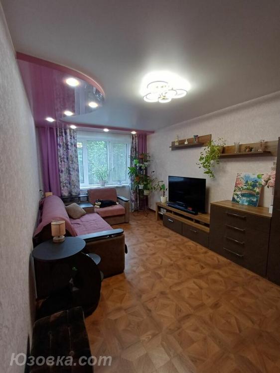 3-комн. квартира, 67м², с мебелью, 3/9 эт., ДОНЕЦК