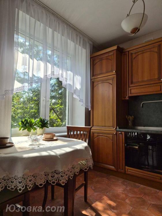 1-комн. квартира, 46м², с мебелью, 4/5 эт., ДОНЕЦК