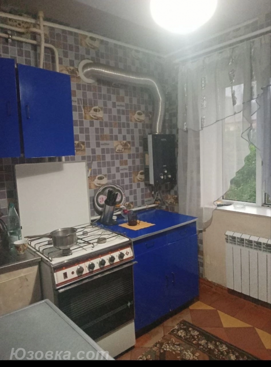 3-комн. квартира, 58 м², вторичка, 3/4 эт., Макеевка