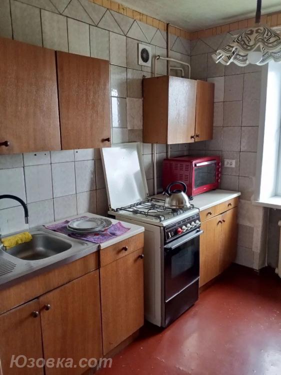 3-комн. квартира, 61 м², вторичка, 4/5 эт., ДОНЕЦК