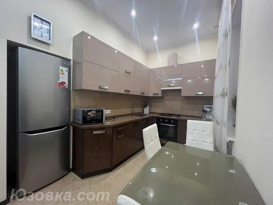 2-комн. квартира, 45м², с мебелью, 3/9 эт.