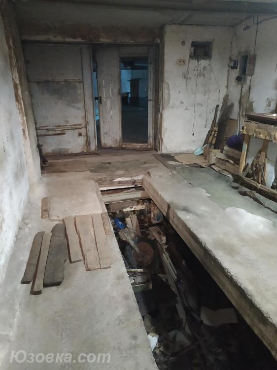 Сдам в аренду гараж 80 м. кв. на Заперевальной под сто, ...