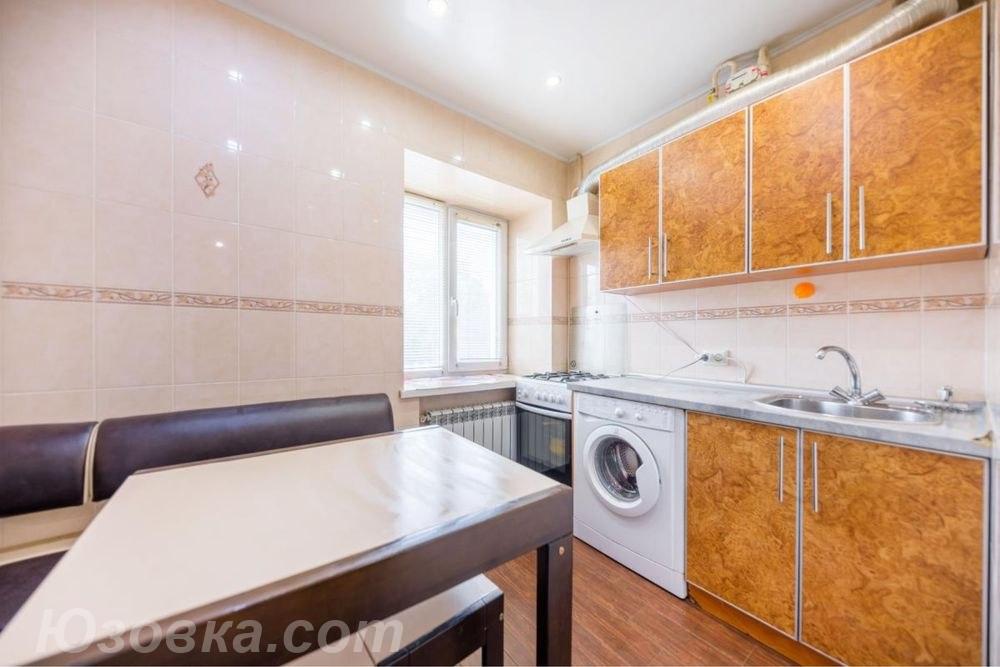 2-комн. квартира, 46м², с мебелью, 3/9 эт., ДОНЕЦК