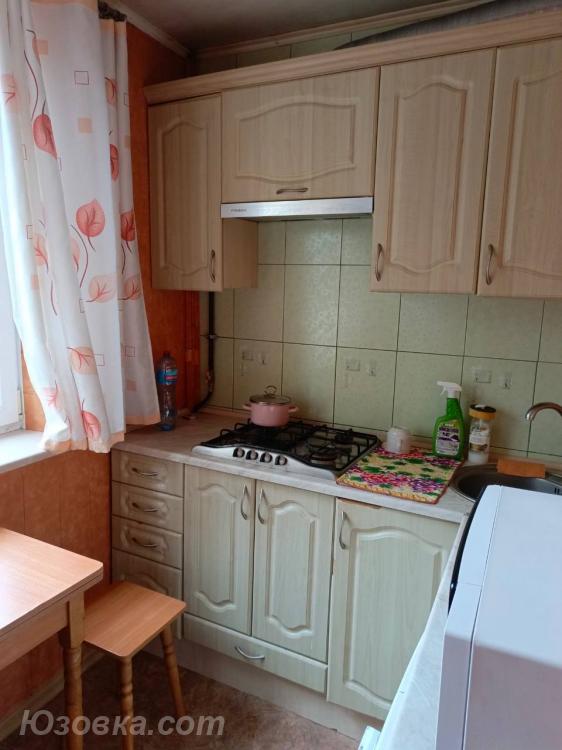 2-комн. квартира, 46м², с мебелью, 1/9 эт., ДОНЕЦК
