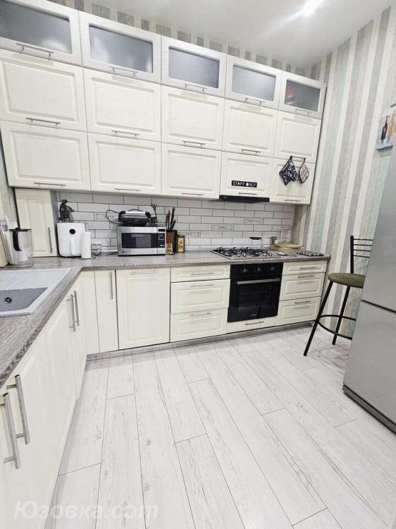 2-комн. квартира, 49м², с мебелью, 2/9 эт., ДОНЕЦК