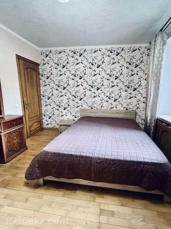 3-комн. квартира, 70м², с мебелью, 3/9 эт., ДОНЕЦК