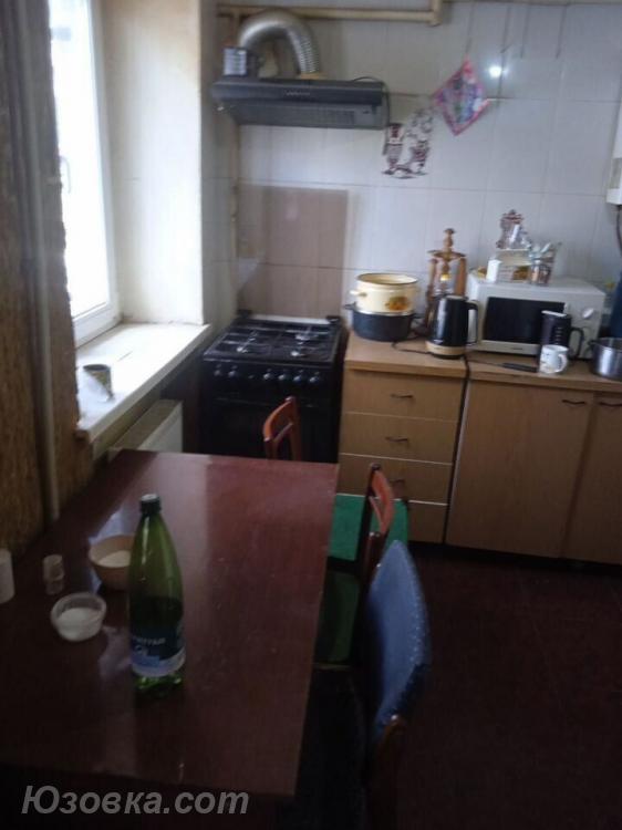 3-комн. квартира, 55 м², вторичка, 1/4 эт., ДОНЕЦК