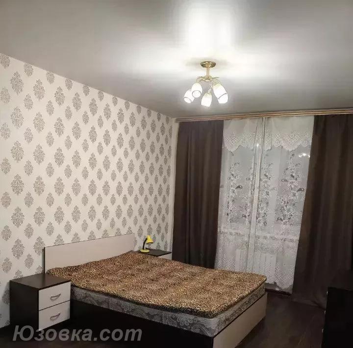 1-комн. квартира, 42м², с мебелью, 4/10 эт.