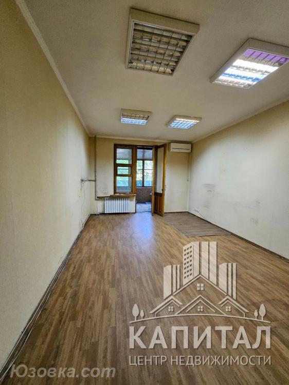 4-комн. квартира, 82 м², вторичка, 1/5 эт., ДОНЕЦК