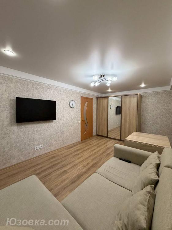 2-комн. квартира, 46м², с мебелью, 3/10 эт., ДОНЕЦК