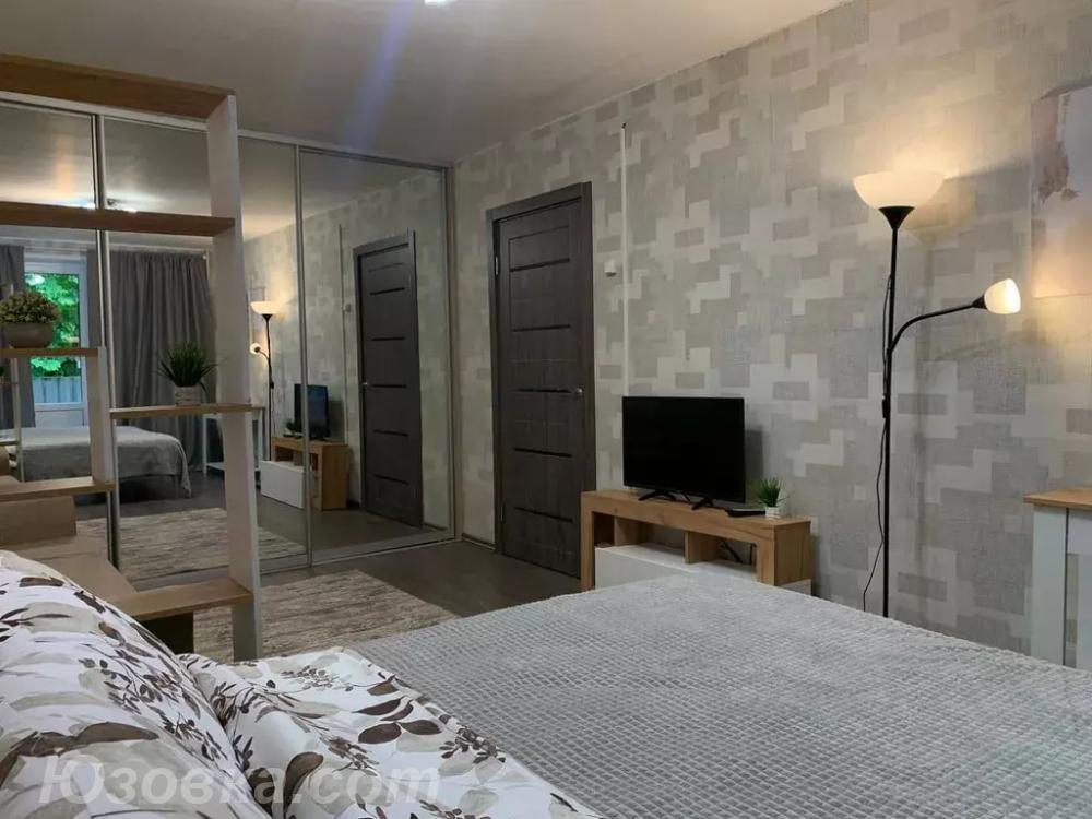 2-комн. квартира, 54м², с мебелью, 3/9 эт., ДОНЕЦК