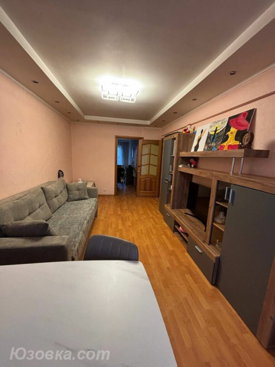 3-комн. квартира, 56м², с мебелью, 3/9 эт., ДОНЕЦК