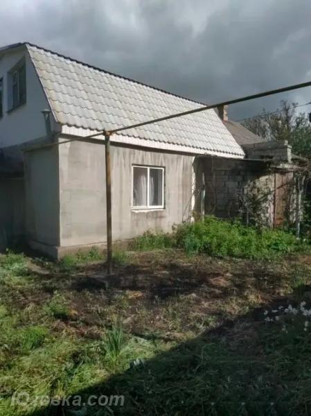 Дом , 100 м², на участке 1,0 сот.