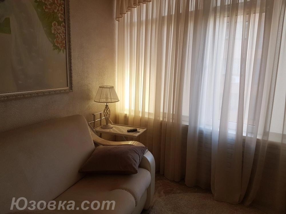 2-комн. квартира, 46м², с мебелью, 1/3 эт., ДОНЕЦК