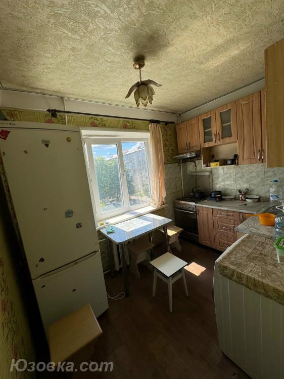 3-комн. квартира, 54 м², вторичка, 3/5 эт., Макеевка