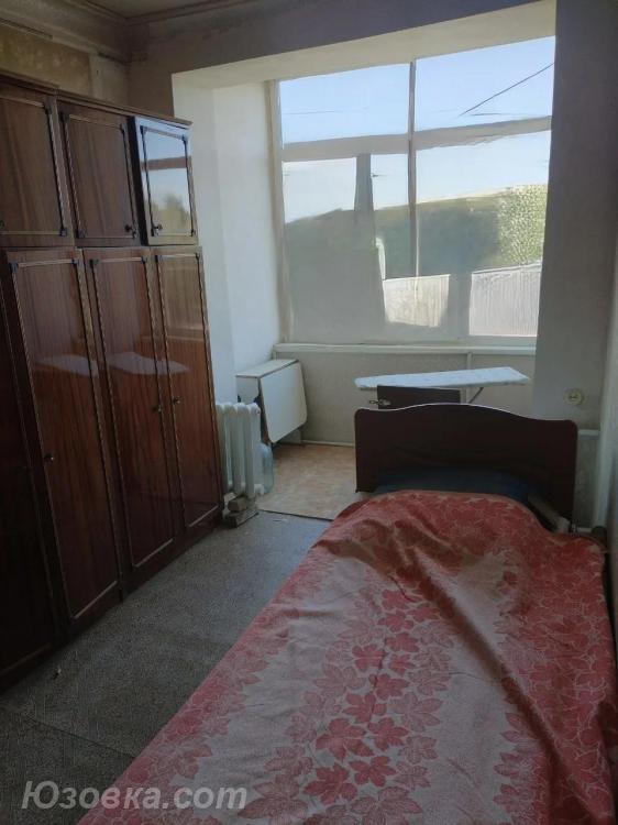3-комн. квартира, 63 м², вторичка, 2/2 эт., Макеевка