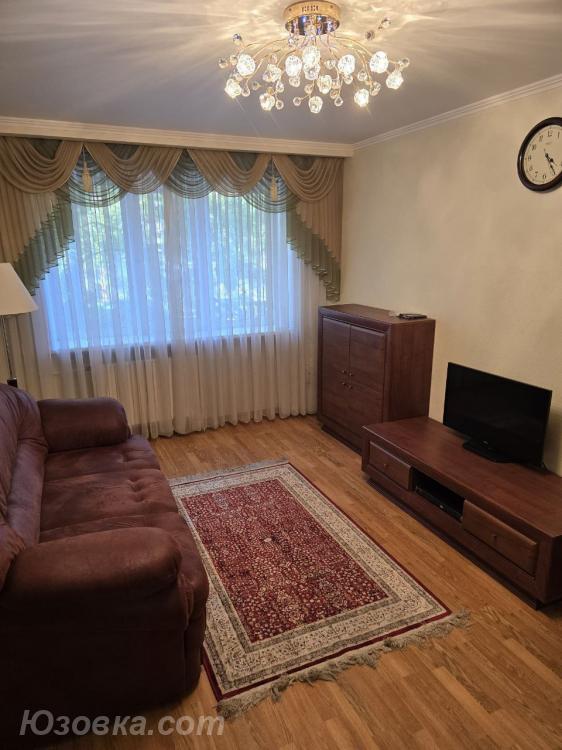 2-комн. квартира, 54м², с мебелью, 4/10 эт., ДОНЕЦК