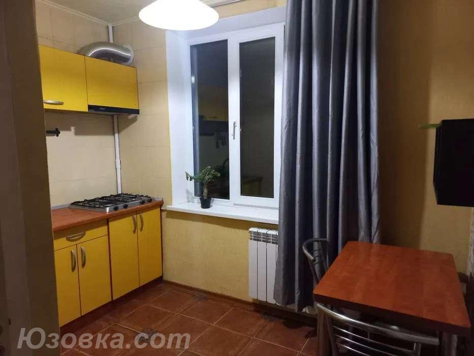 2-комн. квартира, 45м², с мебелью, 2/5 эт., ДОНЕЦК