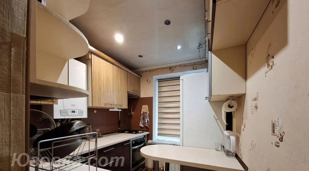 3-комн. квартира, 32м², с мебелью, 3/6 эт., ДОНЕЦК