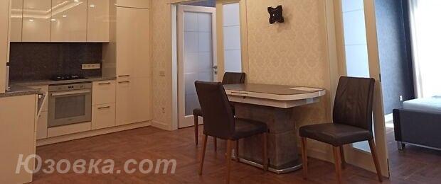 3-комн. квартира, 77м², с мебелью, 4/18 эт., ДОНЕЦК