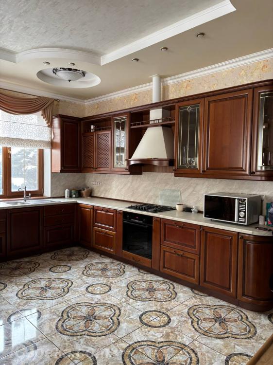 Дом , 480 м², на участке 10,0 сот.