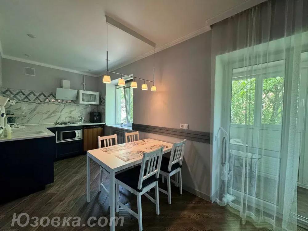 2-комн. квартира, 54м², с мебелью, 2/5 эт., ДОНЕЦК