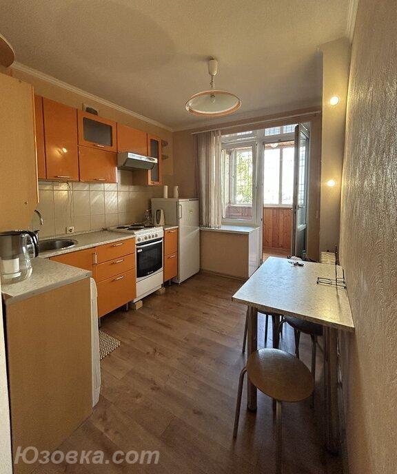 2-комн. квартира, 64м², с мебелью, 2/5 эт.