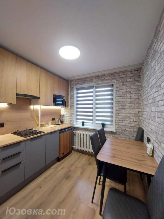 2-комн. квартира, 47м², с мебелью, 3/9 эт., ДОНЕЦК
