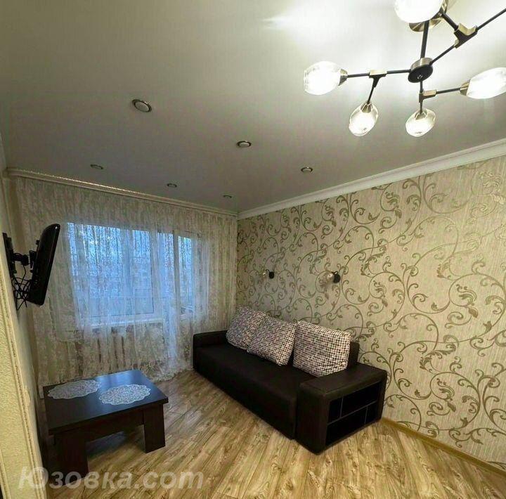1-комн. квартира, 28м², с мебелью, 1/3 эт., ДОНЕЦК