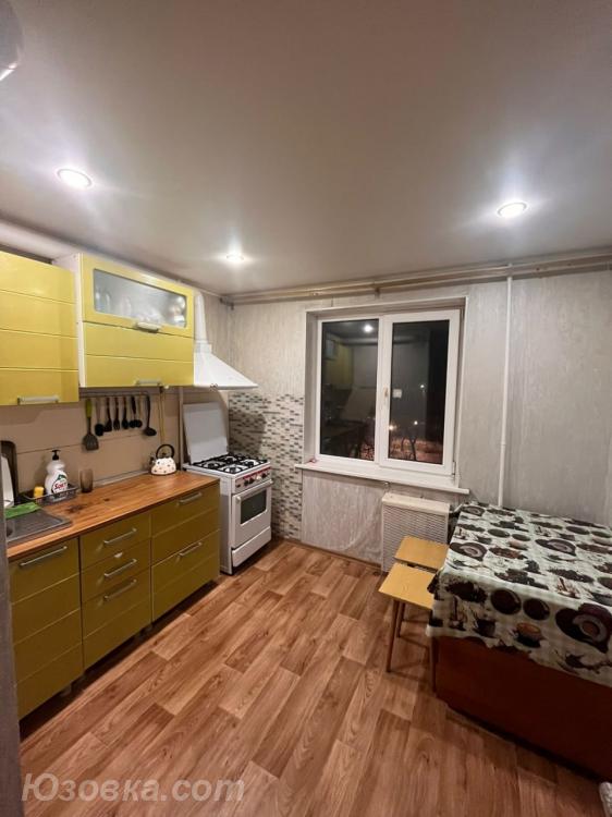 2-комн. квартира, 49м², с мебелью, 4/9 эт., ДОНЕЦК